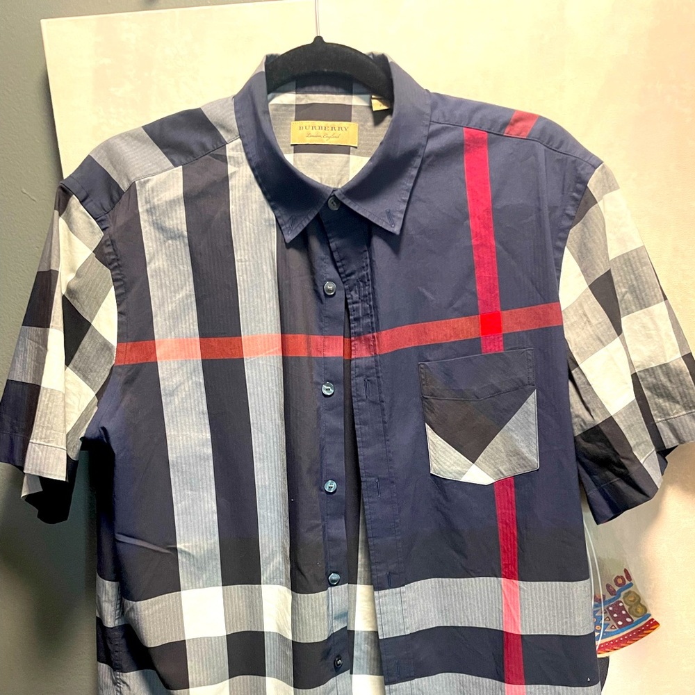 Men Burberry button down short sleeve shirt